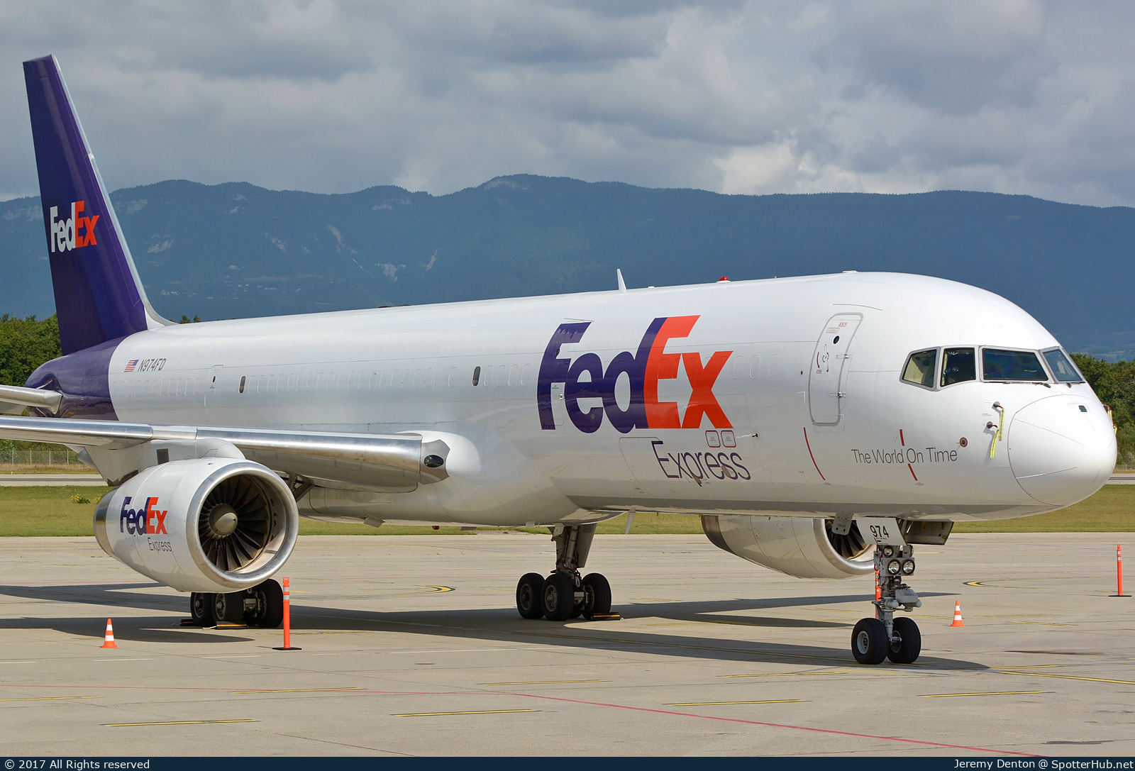 Photo of N974FD - Boeing 757-2Y0(SF) operated by FedEx