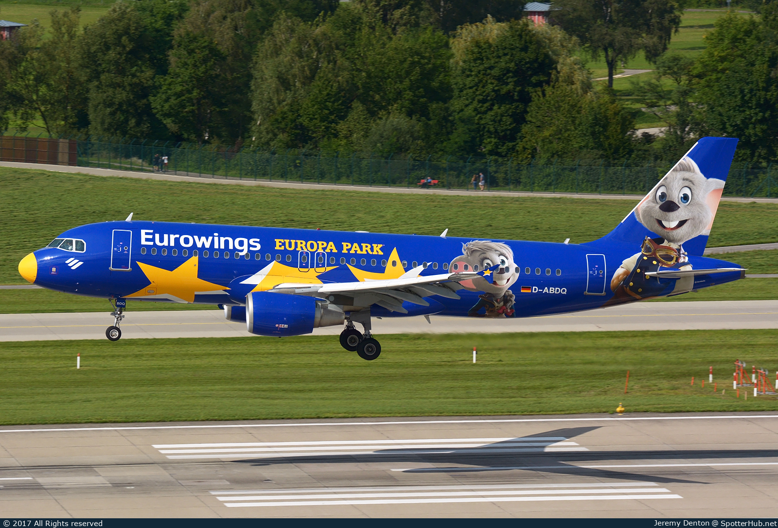 Photo of D-ABDQ - Airbus A320-214 operated by Eurowings