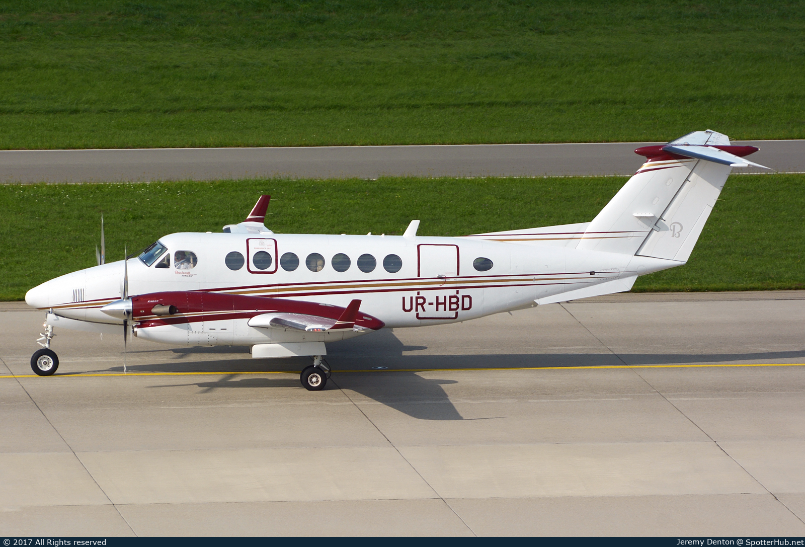 Photo of UR-HBD - Beechcraft B300 Super King Air 350 operated by Aerostar