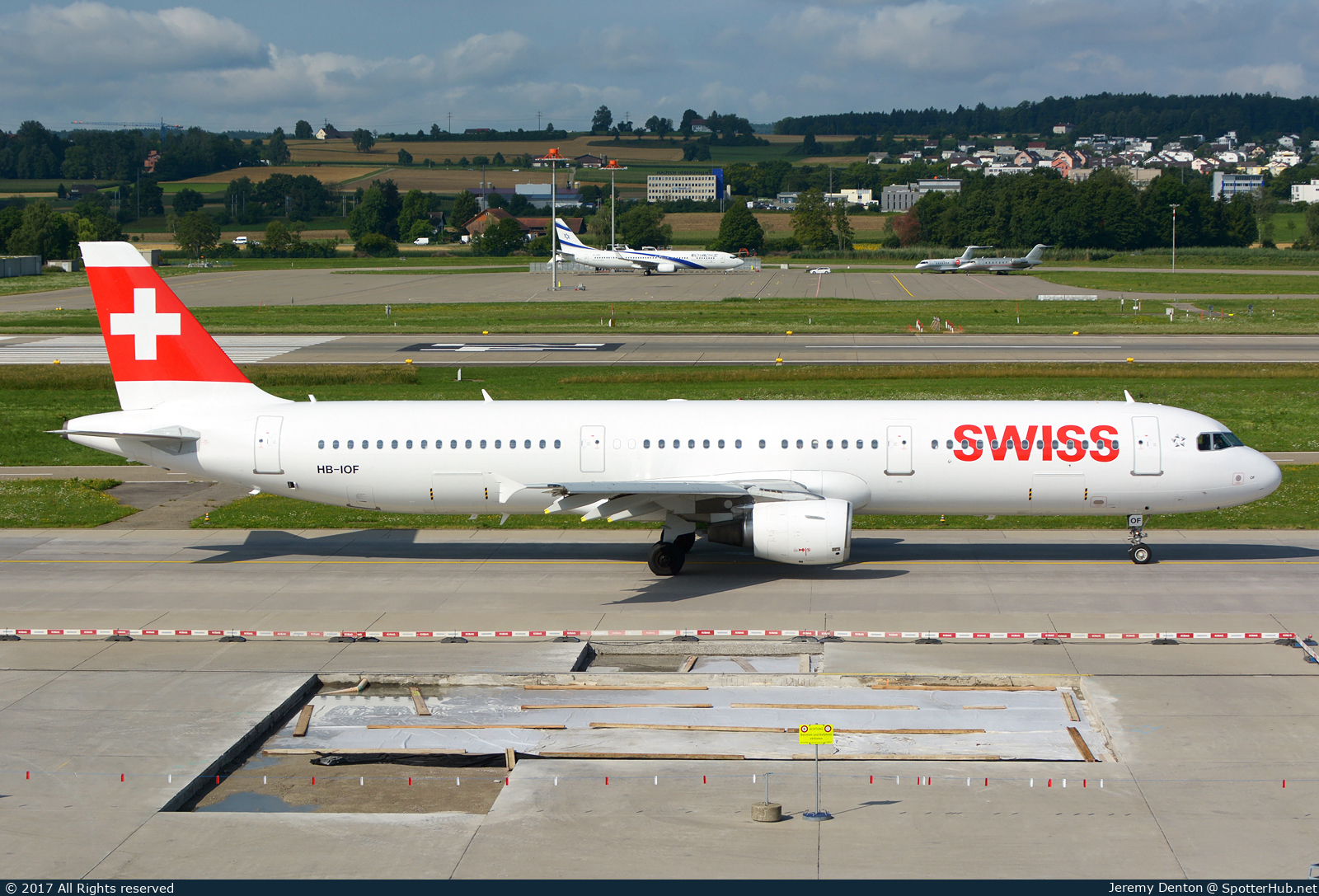 Photo of HB-IOF - Airbus A321-111 operated by Swiss International Air Lines
