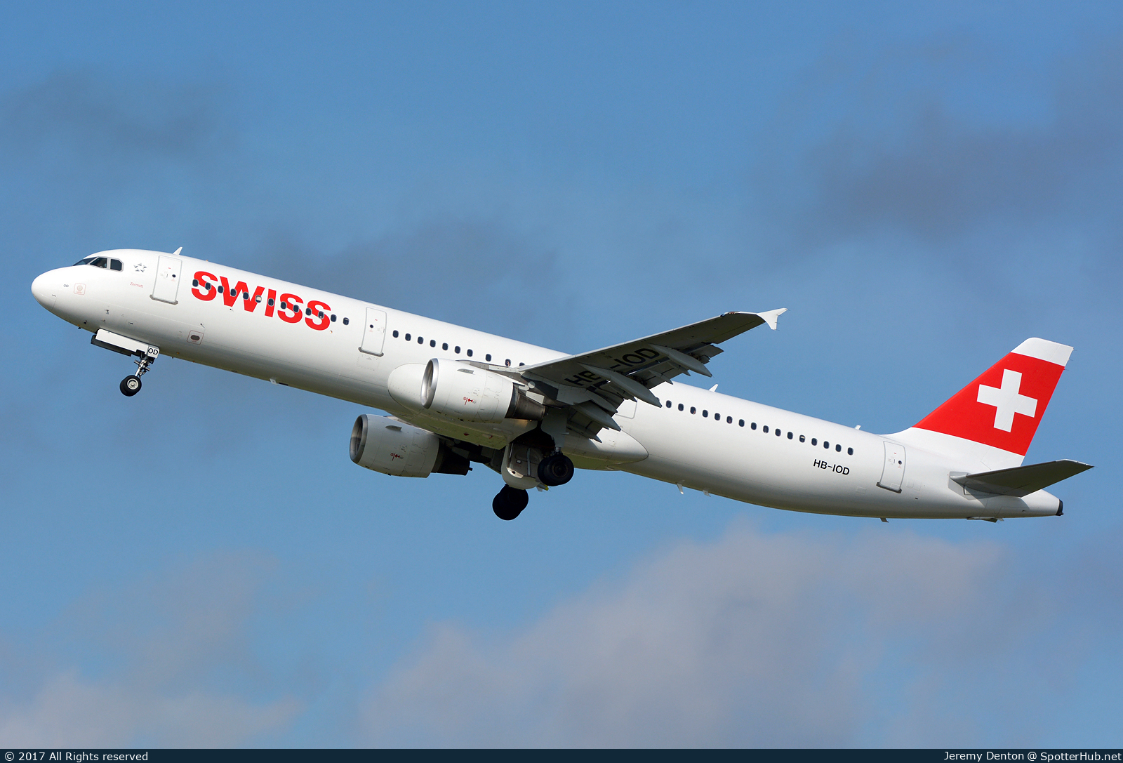 Photo of HB-IOD - Airbus A321-111 operated by Swiss International Air Lines