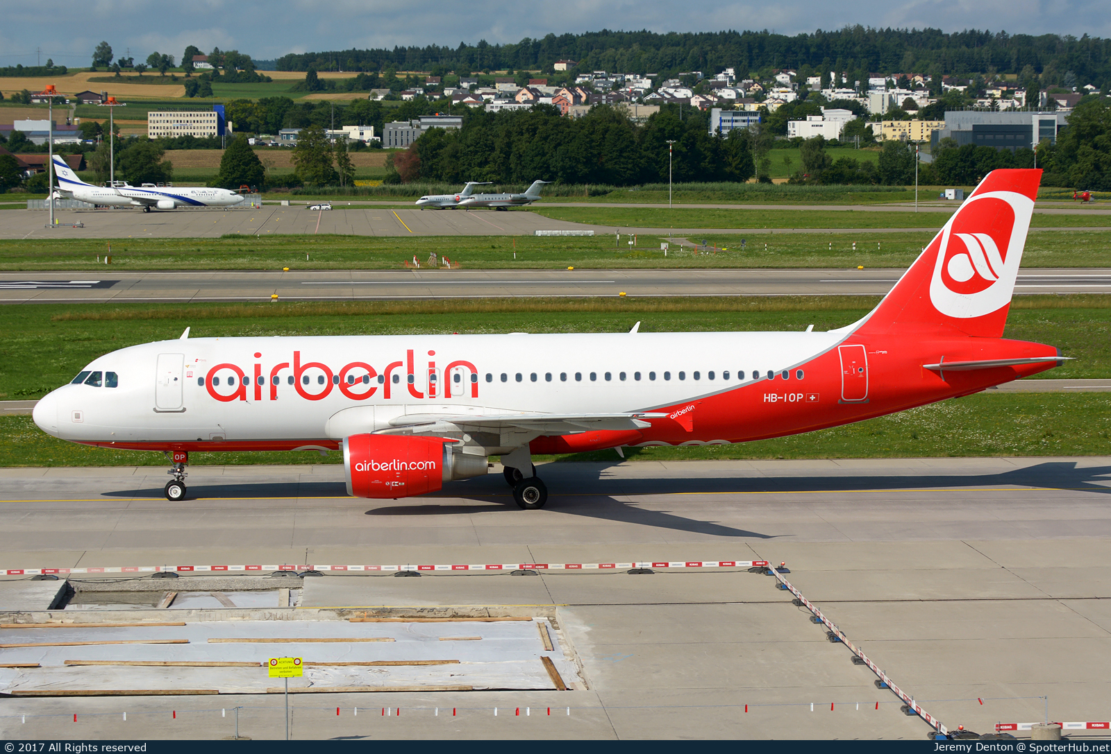 Photo of HB-IOP - Airbus A320-214 operated by Air Berlin (opb Belair Airlines)