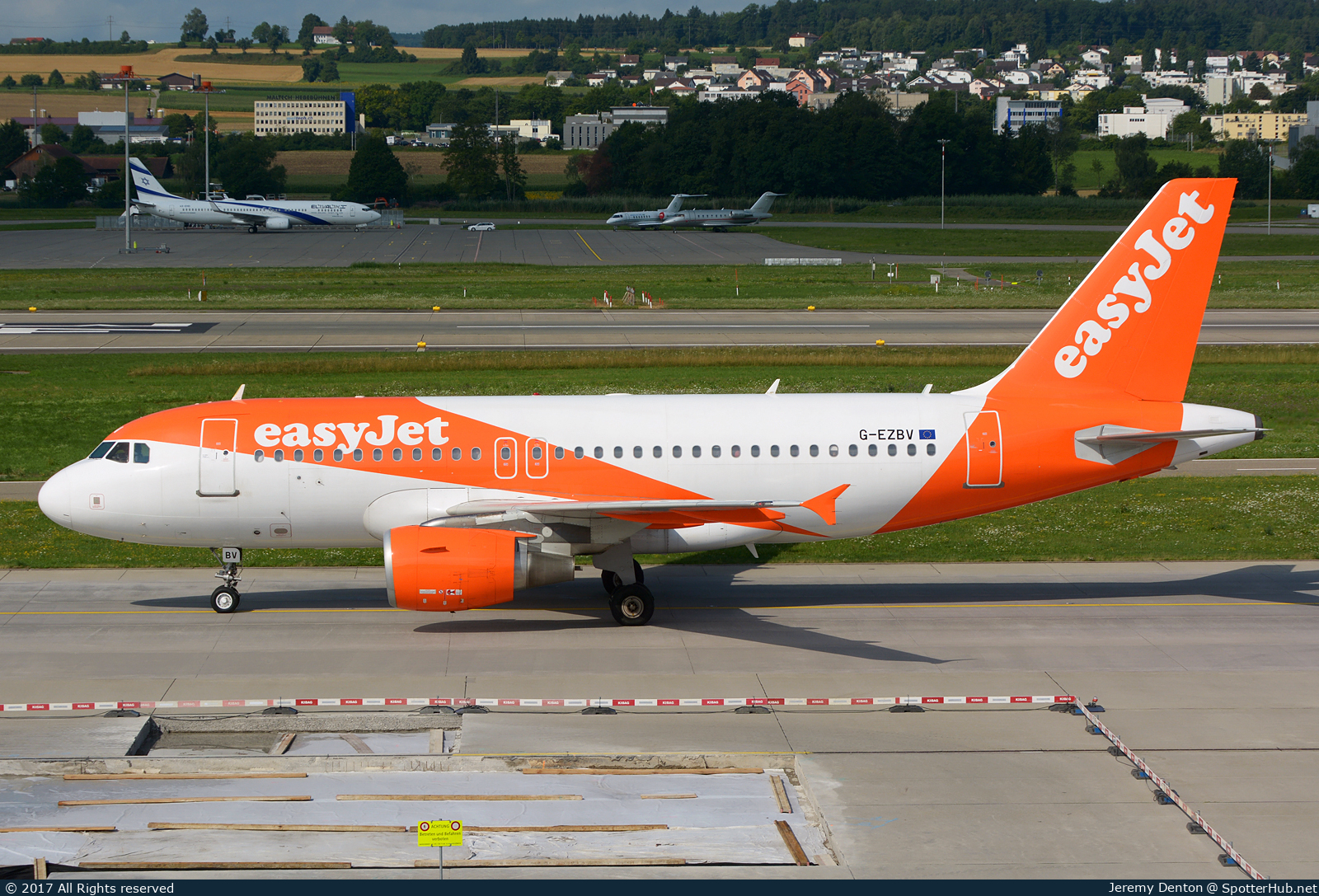 Photo of G-EZBV - Airbus A319-111 operated by easyJet