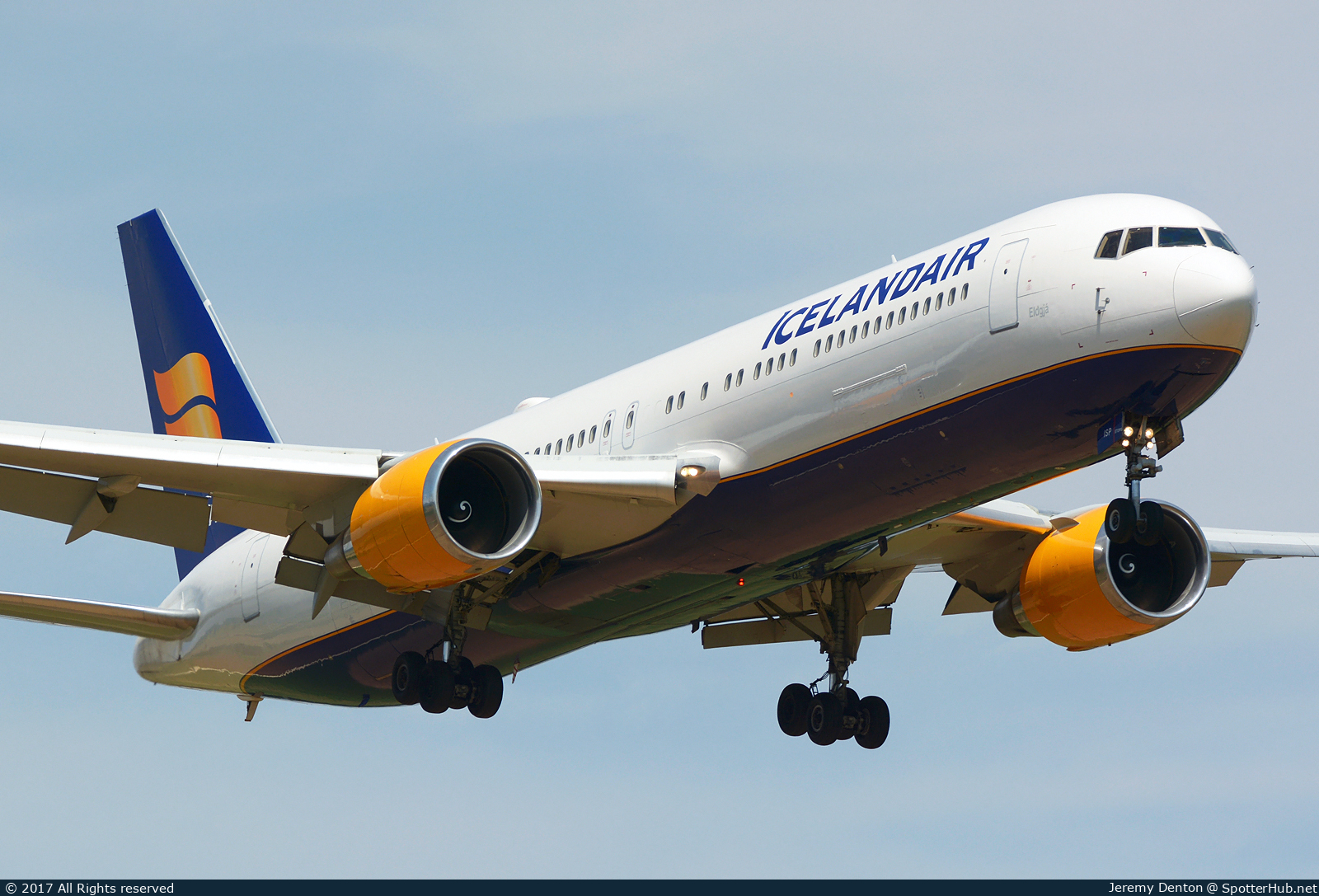 Photo of TF-ISP - Boeing 767-319(ER) operated by Icelandair