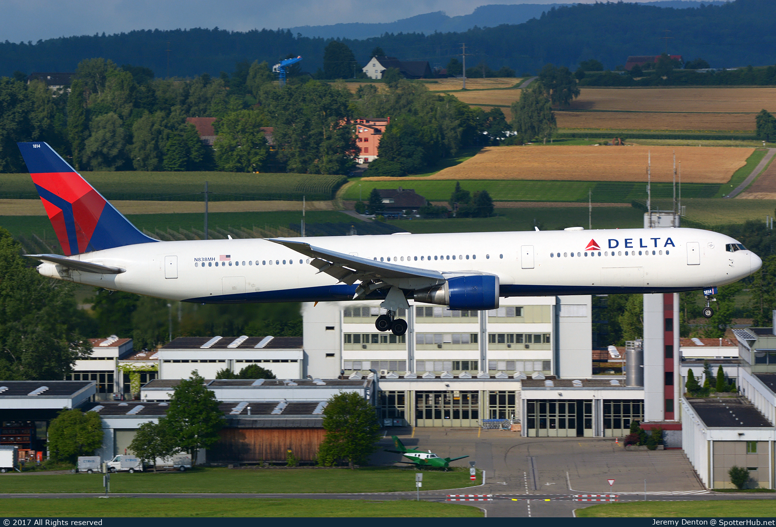 Photo of N838MH - Boeing 767-432(ER) operated by Delta Air Lines