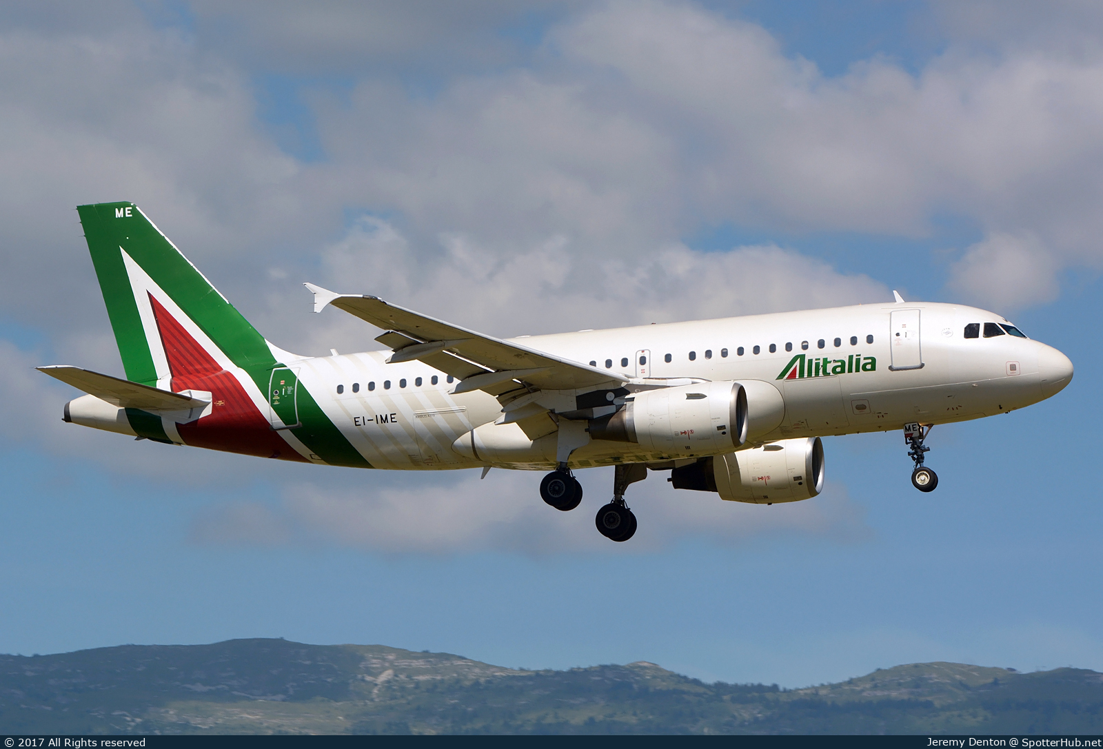 Photo of EI-IME - Airbus A319-112 operated by Alitalia