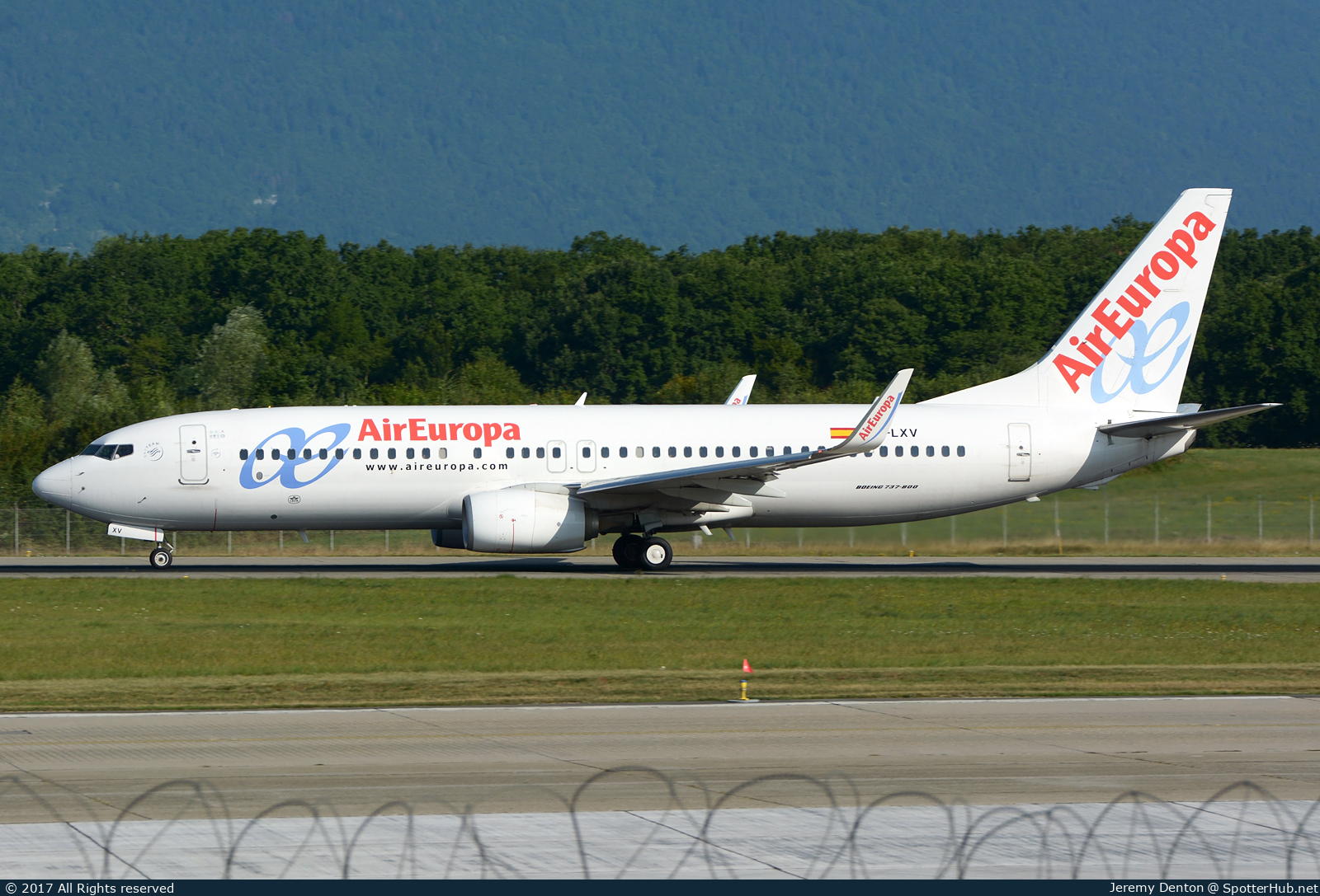 Photo of EC-LXV - Boeing 737-85P operated by Air Europa