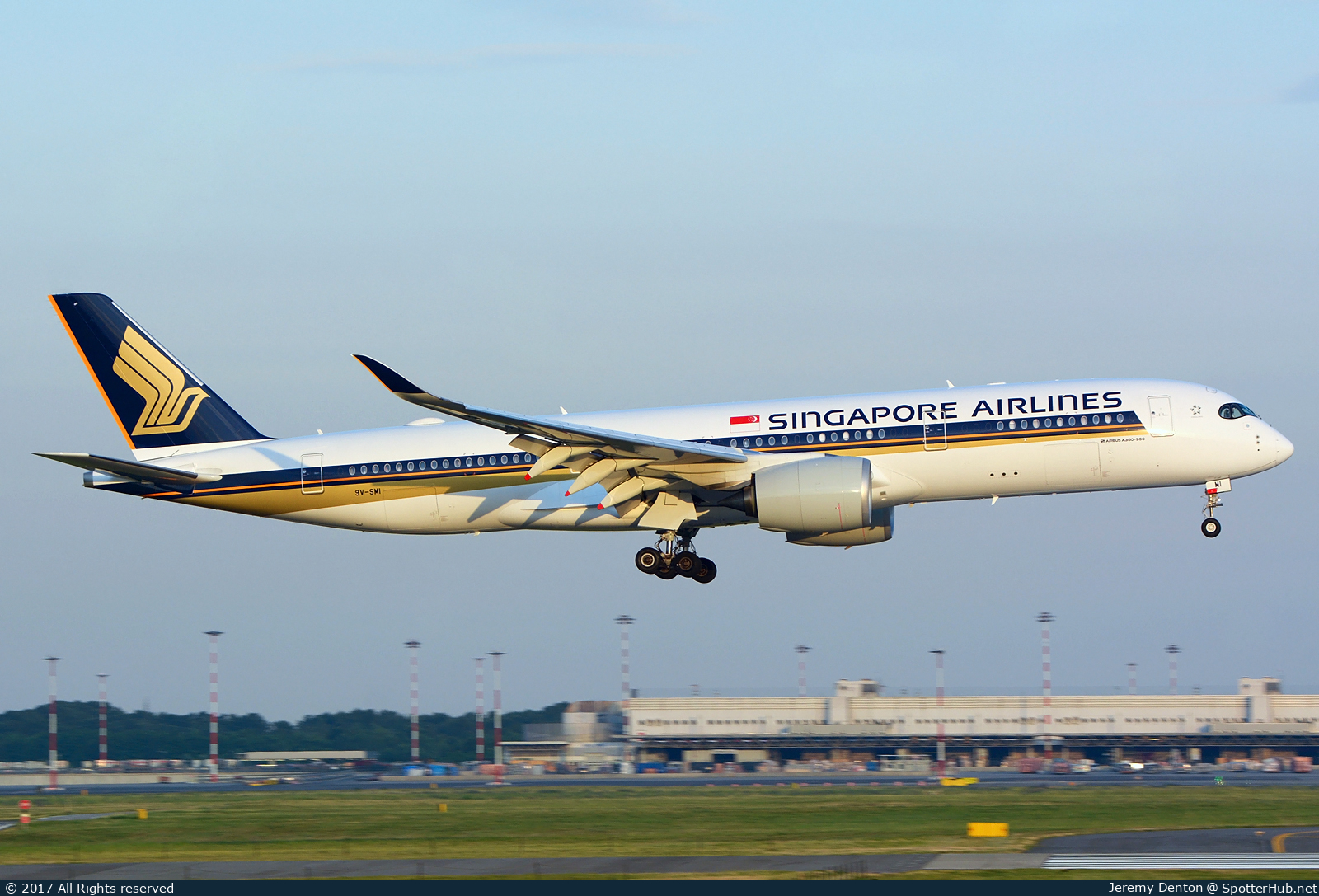 Photo of 9V-SMI - Airbus A350-941 operated by Singapore Airlines