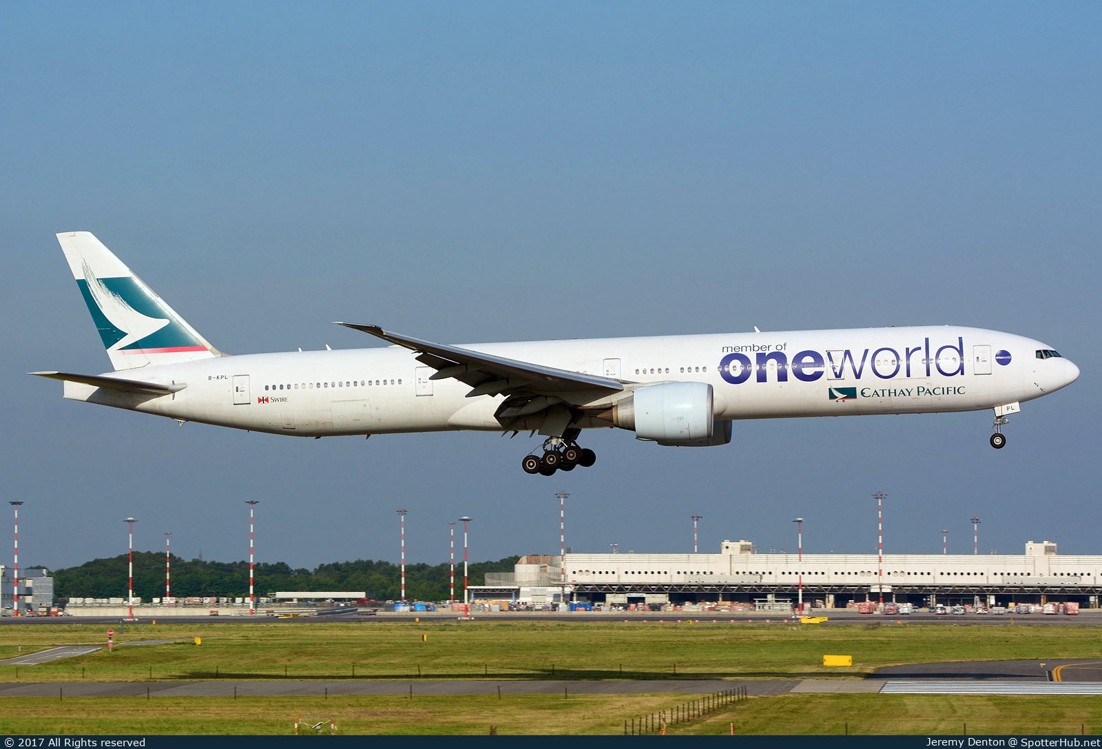 Photo of B-KPL - Boeing 777-367(ER) operated by Cathay Pacific Airways