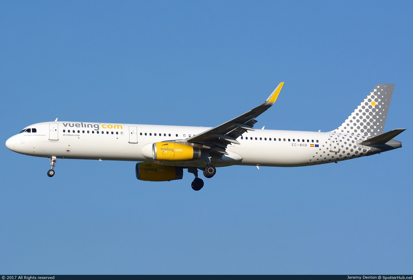 Photo of EC-MHB - Airbus A321-231 operated by Vueling