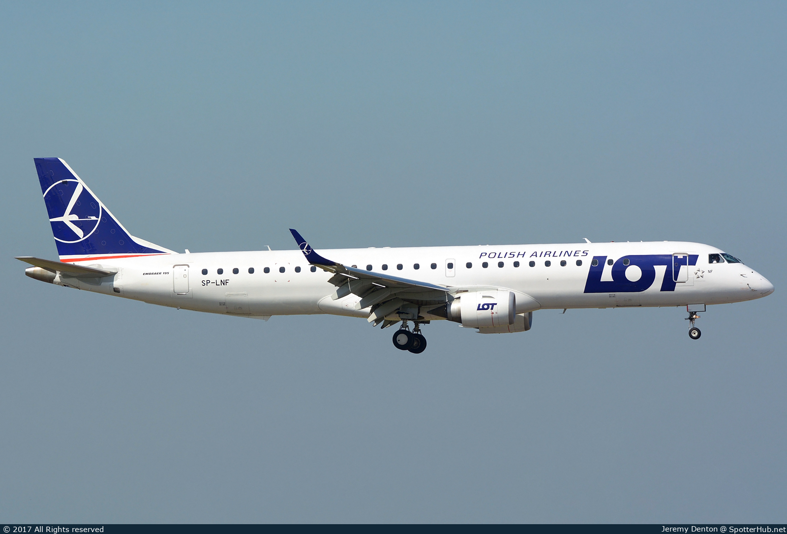 Photo of SP-LNF - Embraer ERJ-195LR operated by LOT Polish Airlines