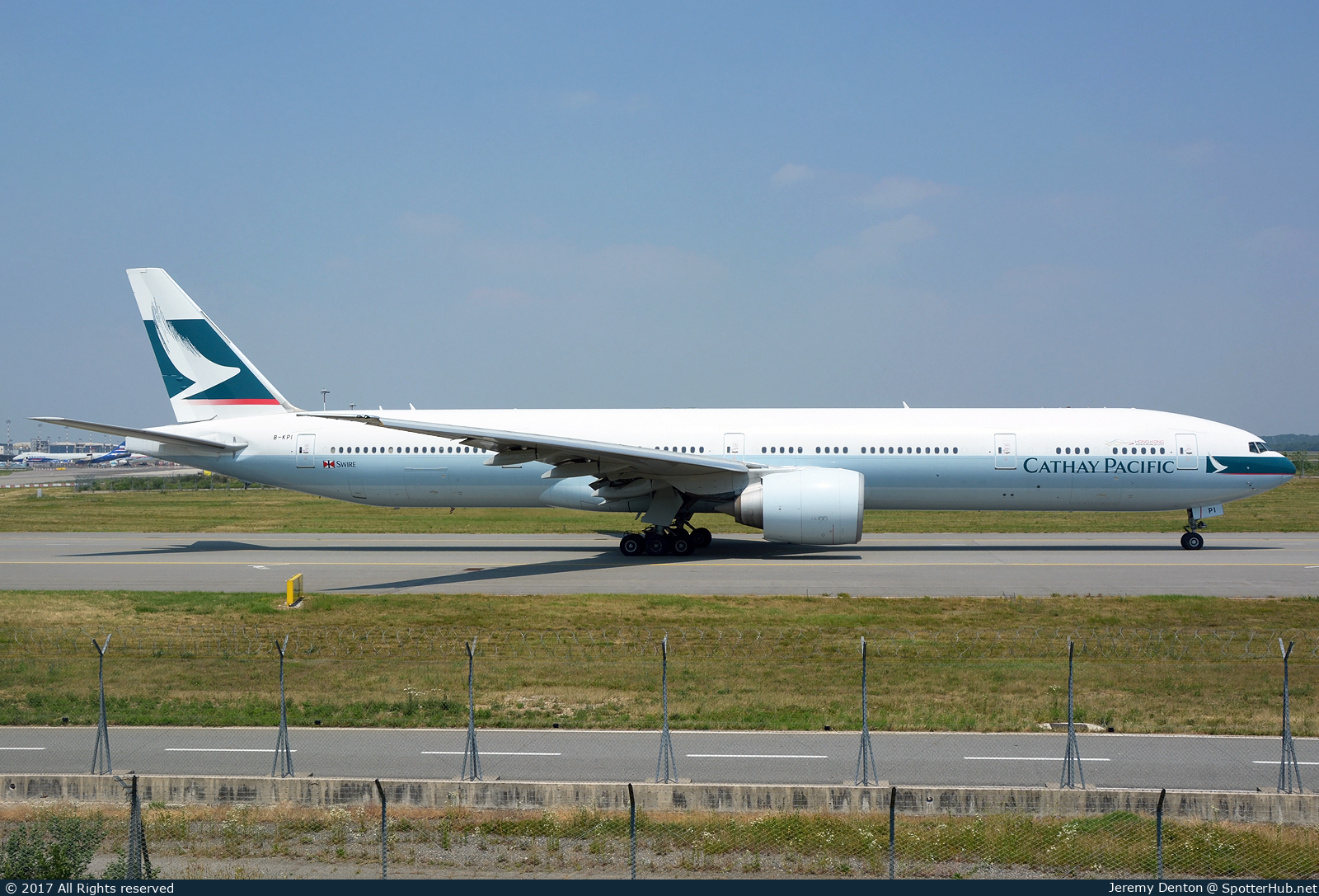 Photo of B-KPI - Boeing 777-367(ER) operated by Cathay Pacific Airways