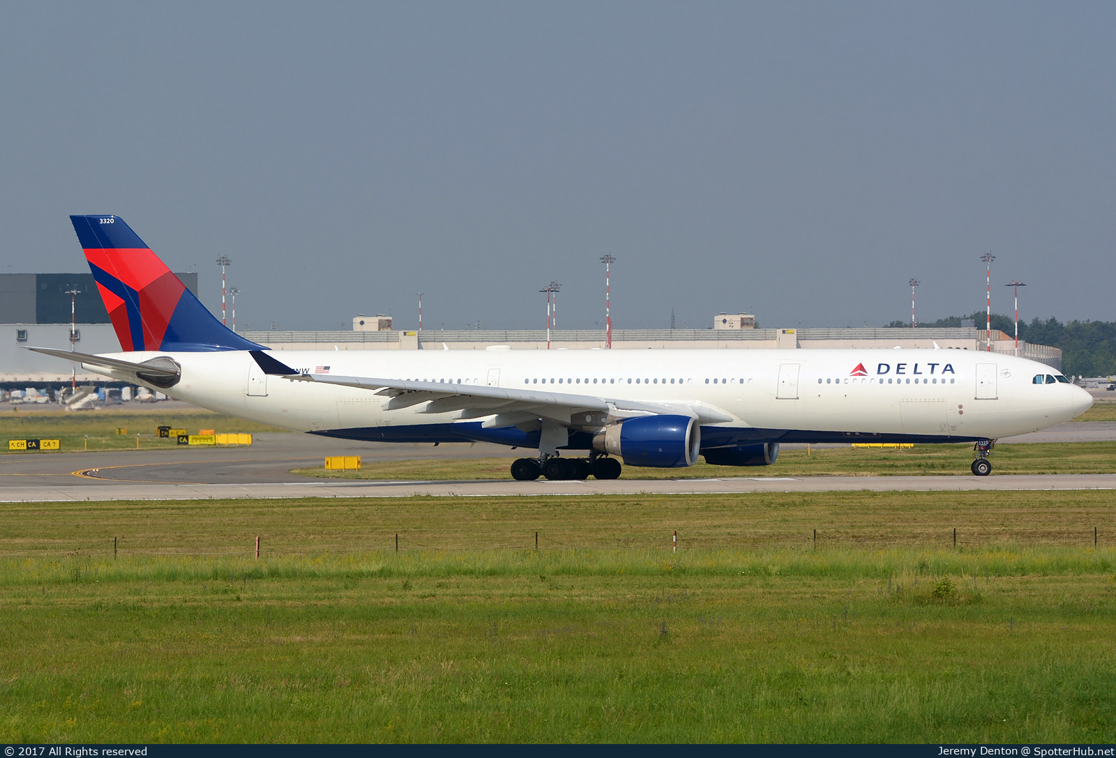 Photo of N820NW - Airbus A330-323 operated by Delta Air Lines