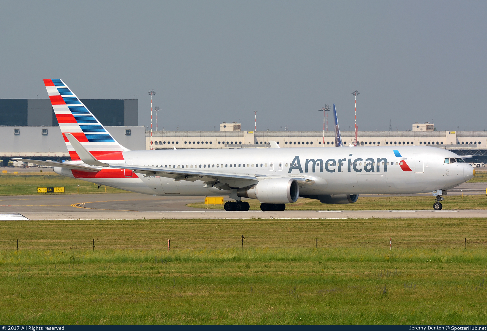 Photo of N349AN - Boeing 767-323(ER) operated by American Airlines