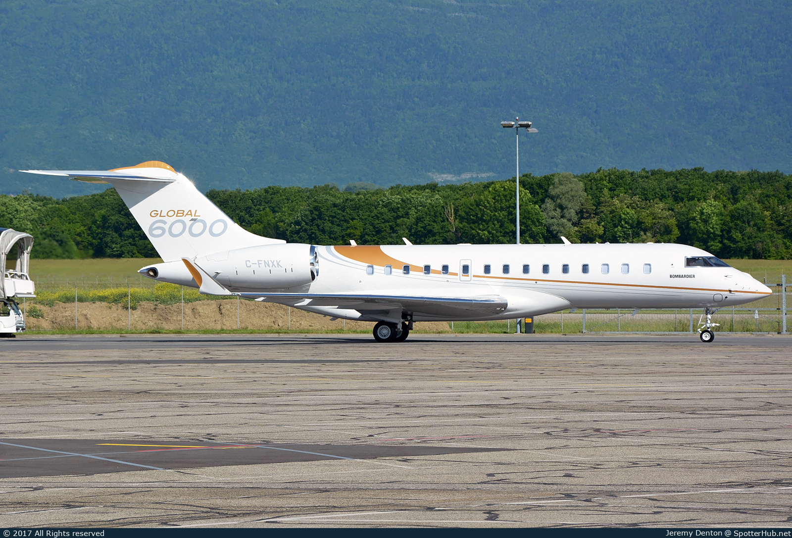 Photo of C-FNXK - Bombardier Global 6000 operated by Bombardier Aerospace