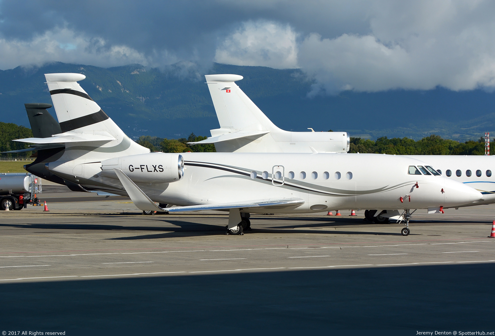 Photo of G-FLXS - Dassault Falcon 2000LX operated by TAG Aviation UK