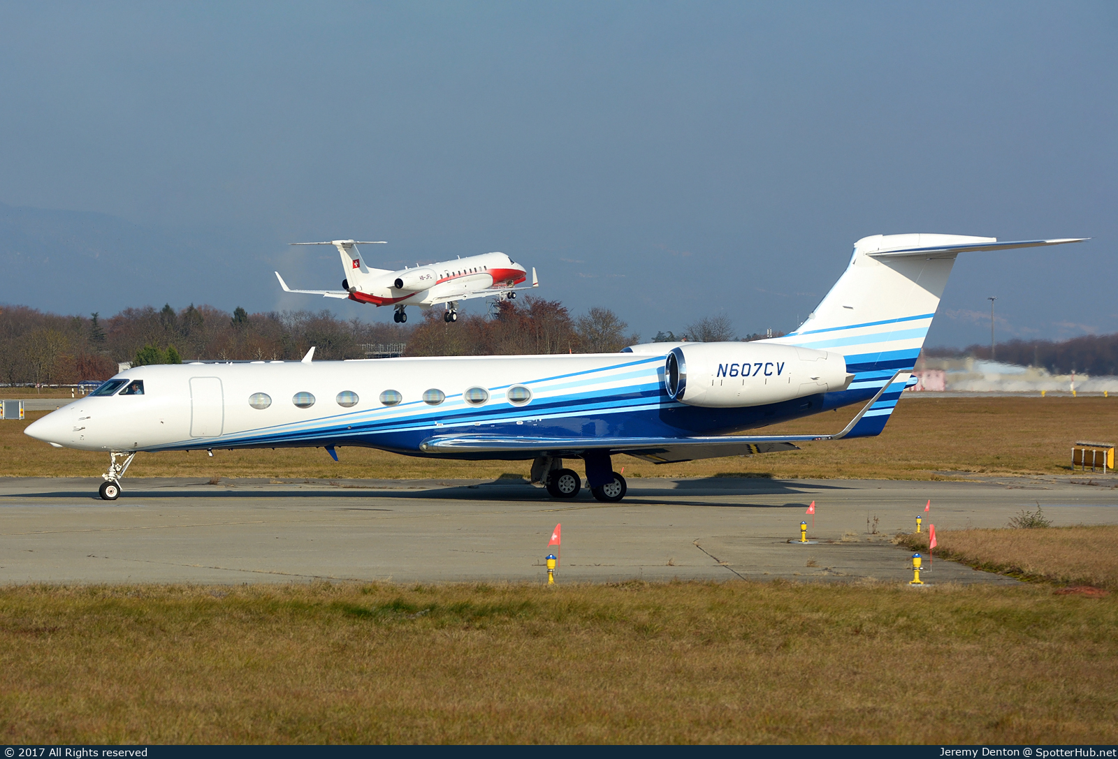 Photo of N607CV - Gulfstream GV-SP (G550) operated by Medtronic