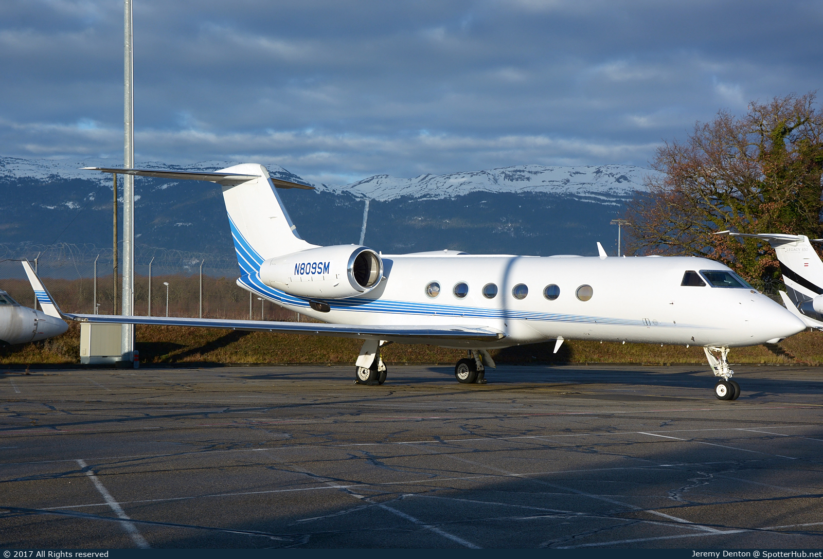 Photo of N809SM - Gulfstream GIV-X (G450) operated by Private