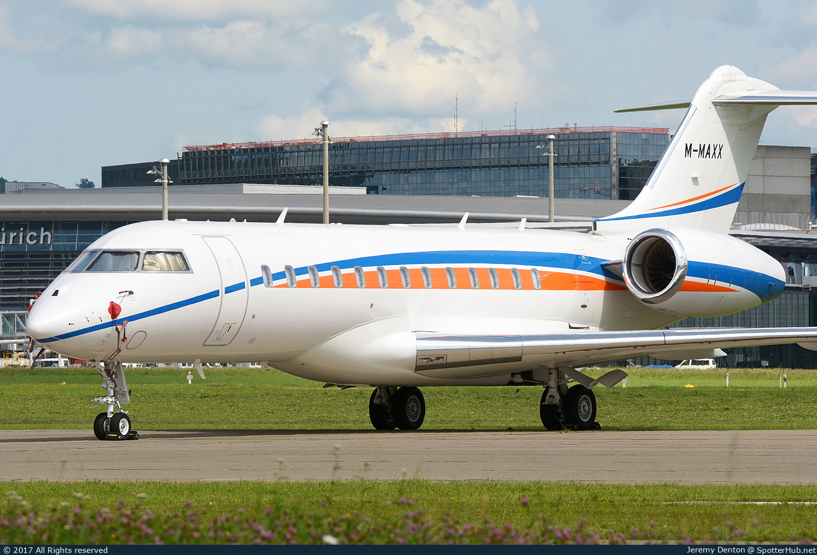 Photo of M-MAXX - Bombardier Global 6000 operated by Private