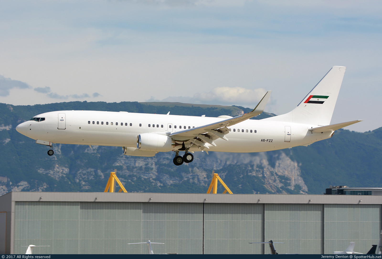 Photo of A6-FZZ - Boeing 737-8KN operated by Dubai Royal Air Wing
