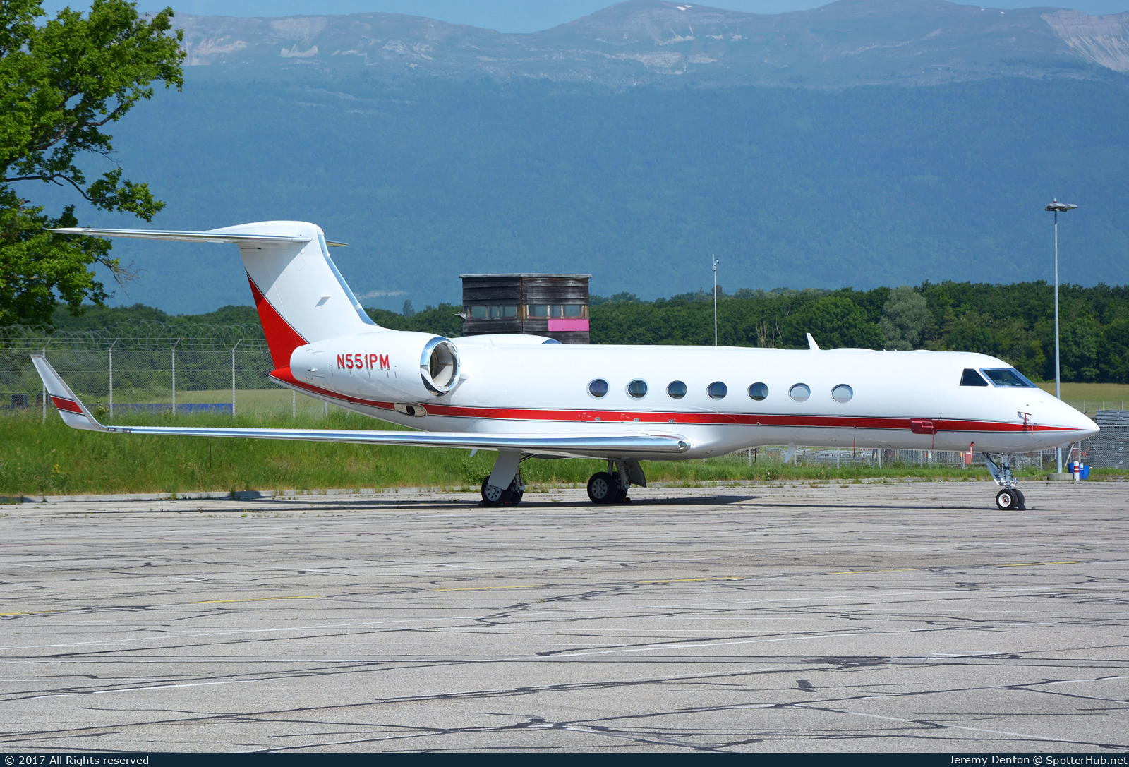 Photo of N551PM - Gulfstream GV-SP (G550) operated by Philip Morris