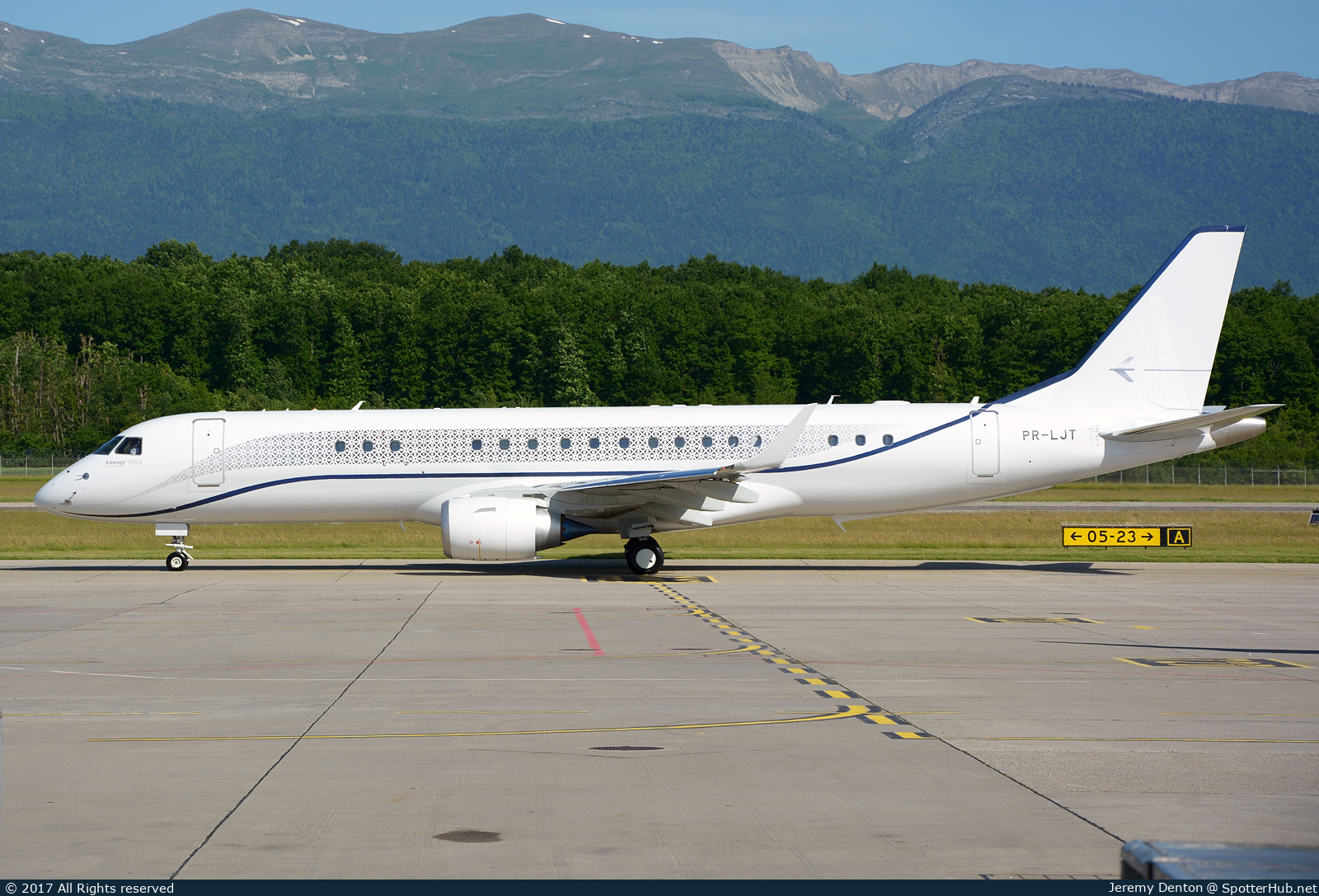 Photo of PR-LJT - Embraer Lineage 1000 operated by Embraer