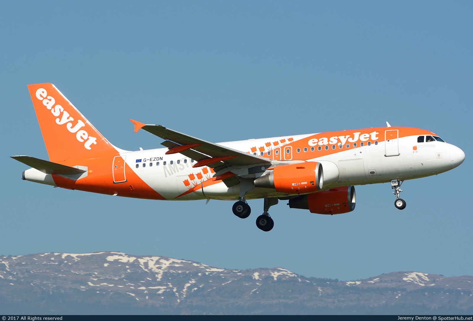 Photo of G-EZDN - Airbus A319-111 operated by easyJet