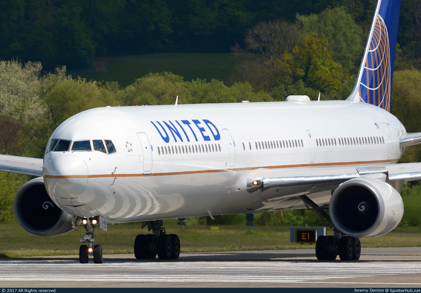 Photo of N69059 - Boeing 767-424(ER) operated by United Airlines