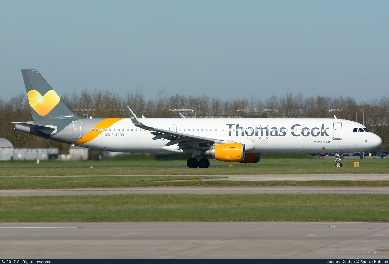 Photo of G-TCDD - Airbus A321-211 operated by Thomas Cook Airlines