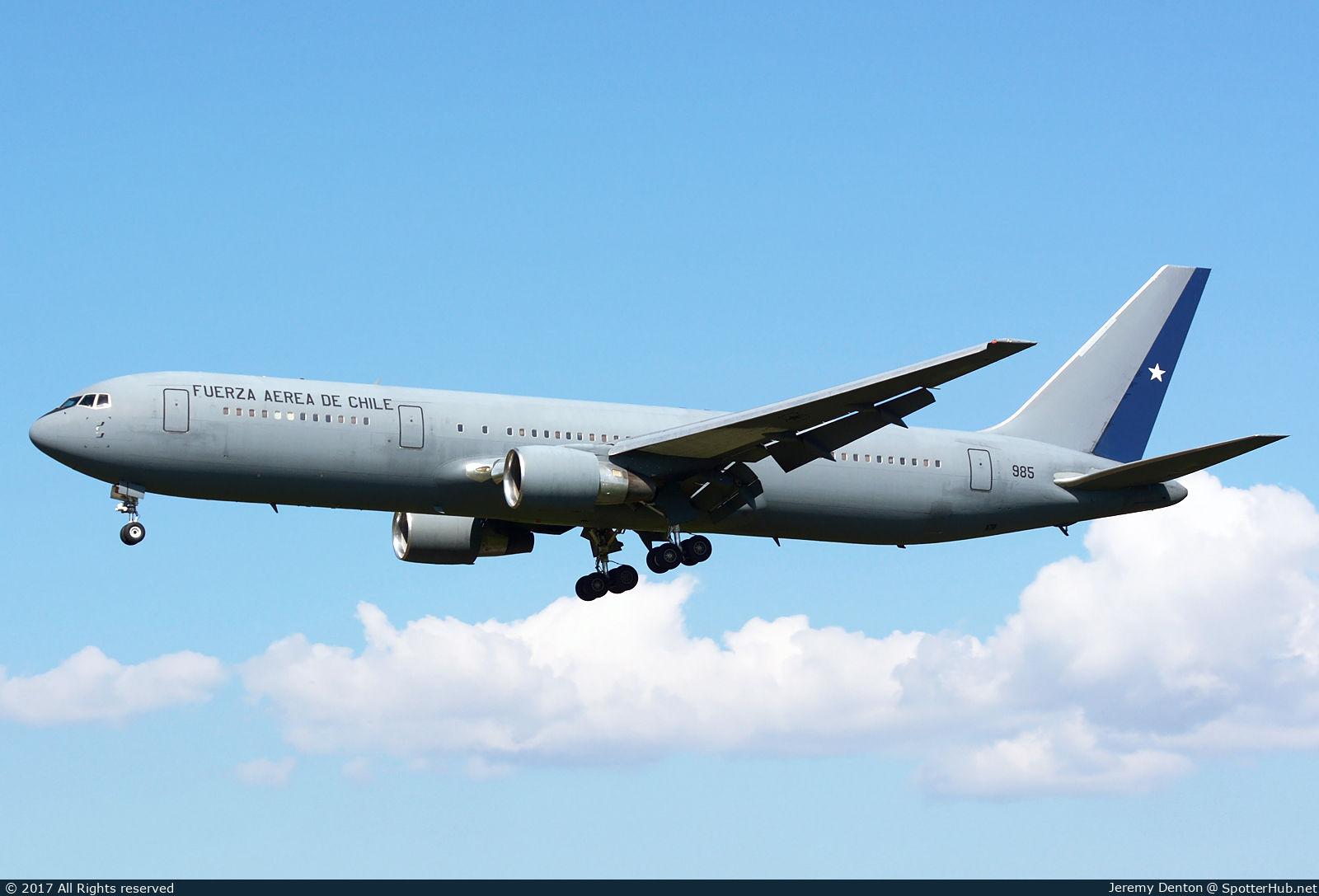 Photo of 985 - Boeing 767-3Y0(ER) operated by Chilean Air Force
