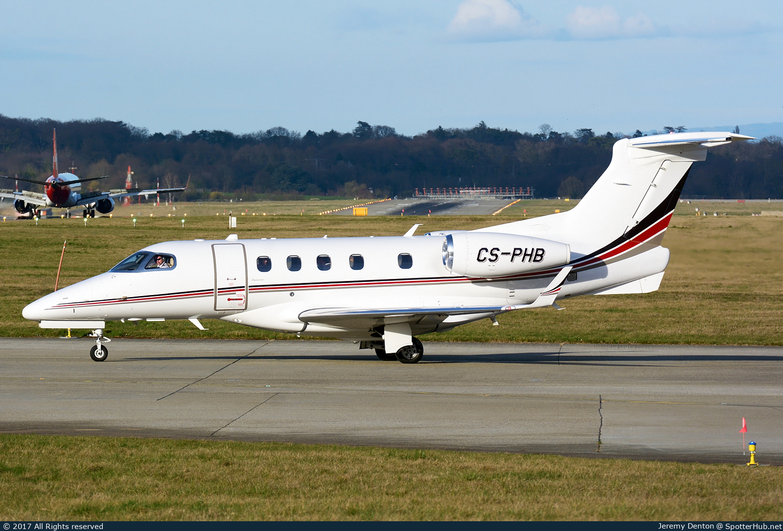 Photo of CS-PHB - Embraer Phenom 300 operated by NetJets Europe