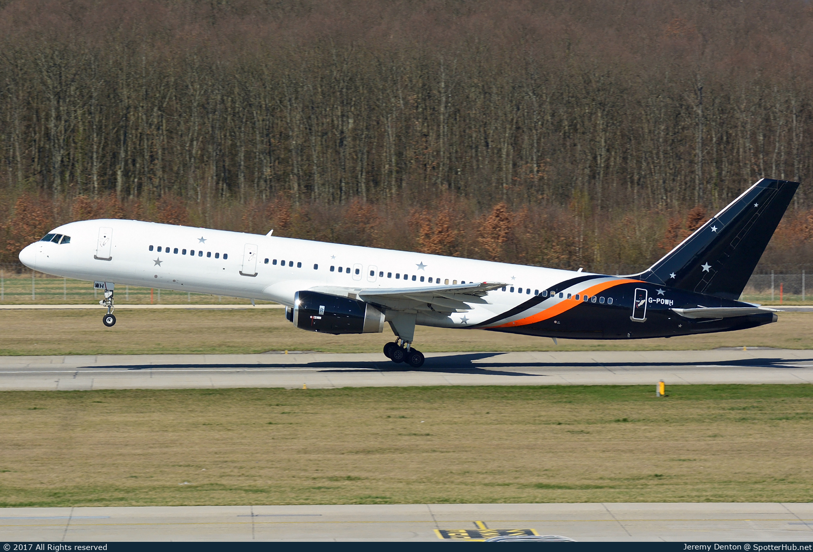 Photo of G-POWH - Boeing 757-256 operated by Titan Airways