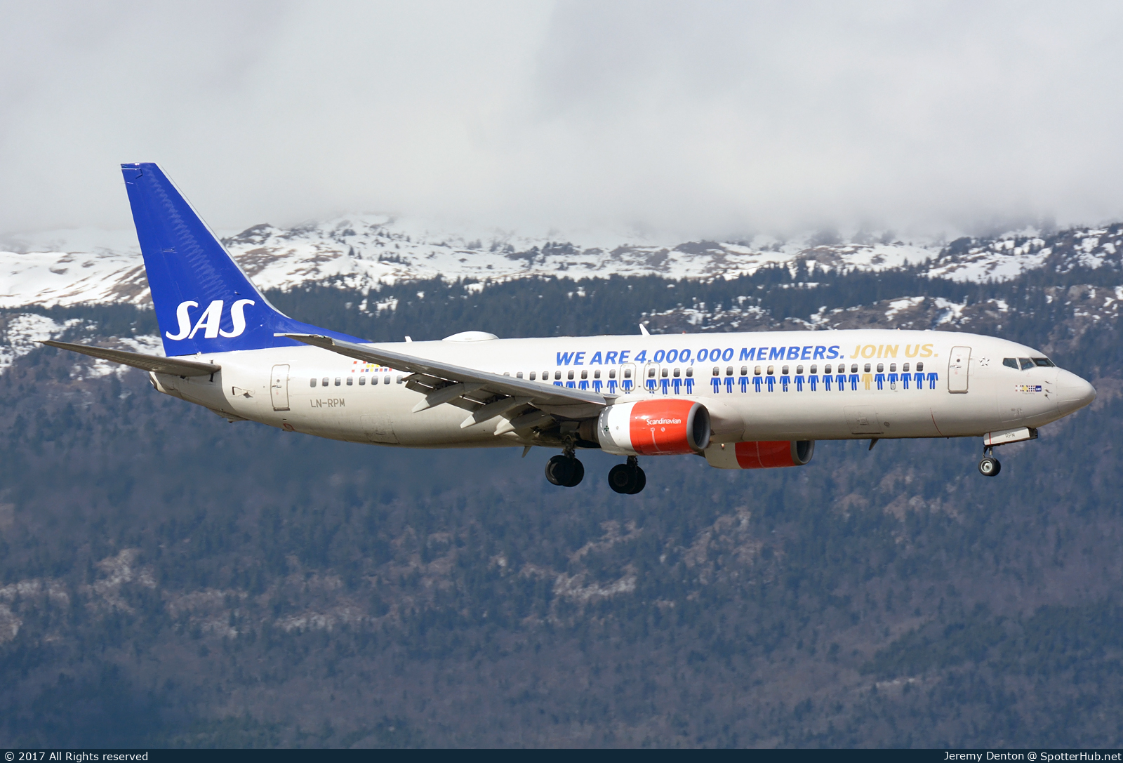 Photo of LN-RPM - Boeing 737-883 operated by SAS Scandinavian Airlines