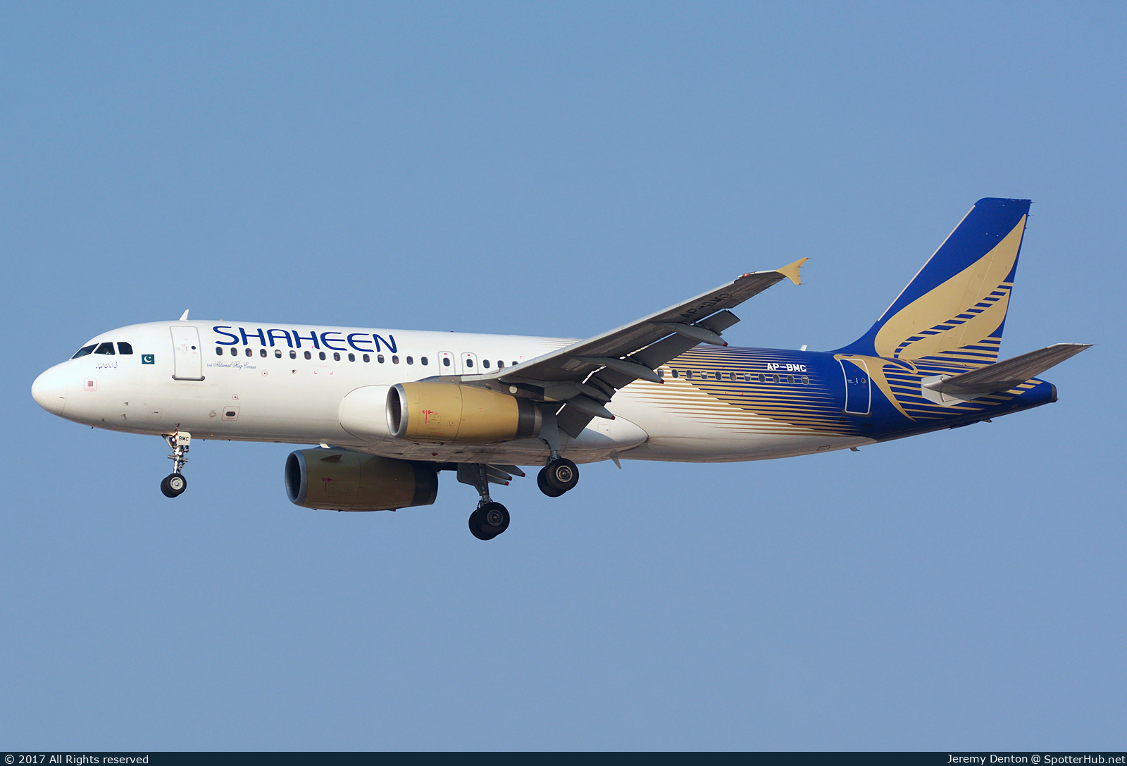 Photo of AP-BMC - Airbus A320-232 operated by Shaheen Air
