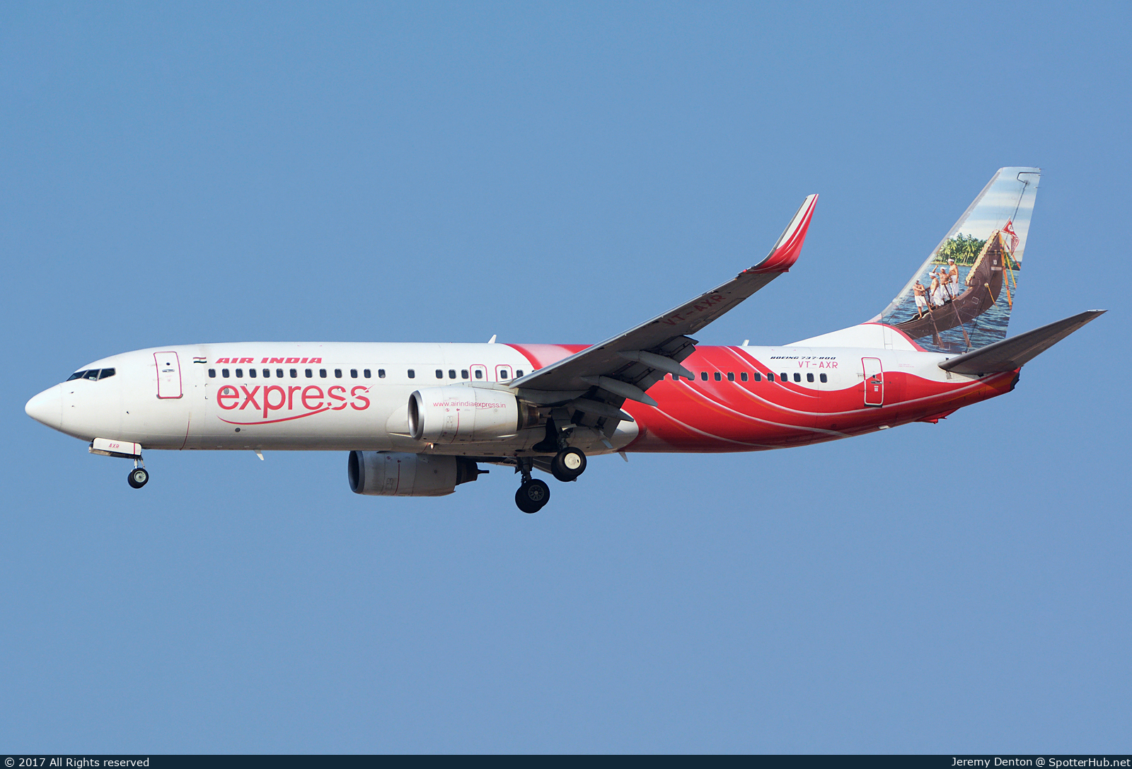 Photo of VT-AXR - Boeing 737-8HG operated by Air India Express