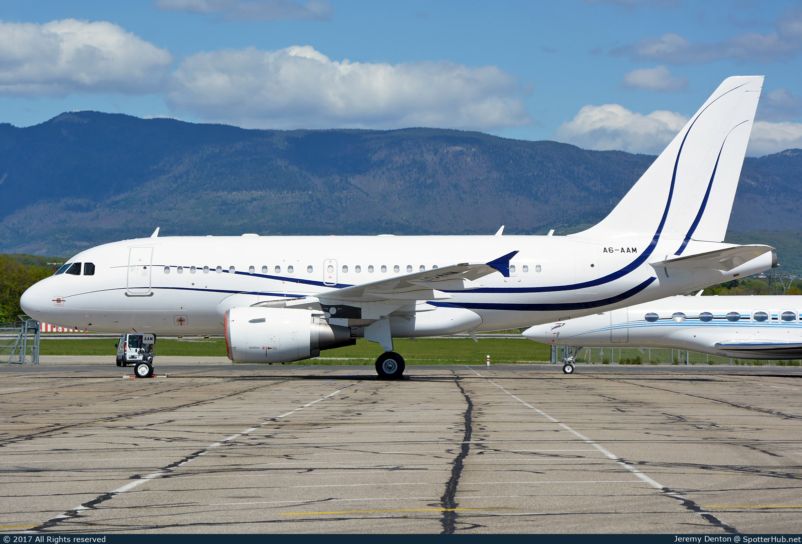 Photo of A6-AAM - Airbus A318-112(CJ) Elite operated by Gama Aviation FZC