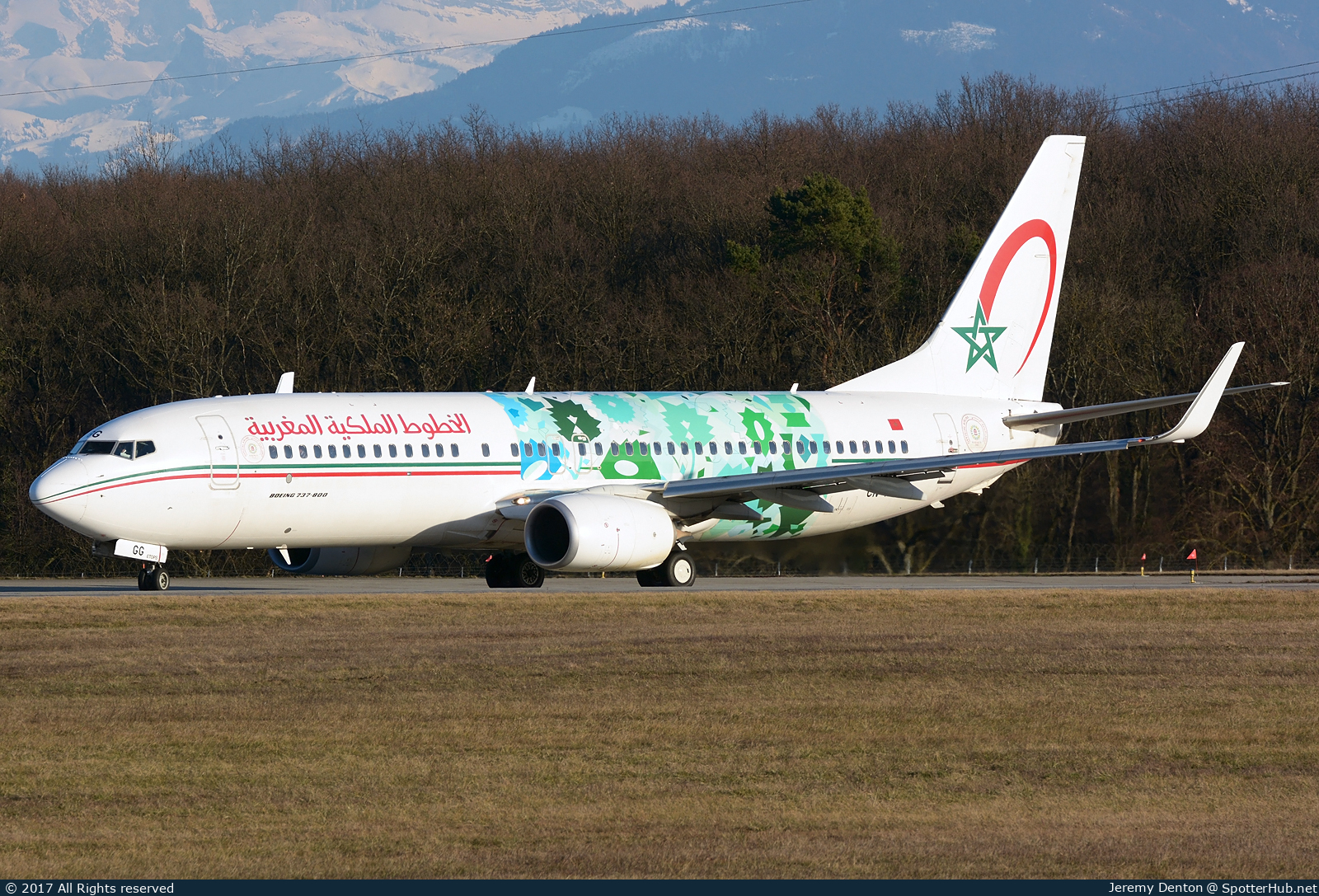 Photo of CN-RGG - Boeing 737-86N operated by Royal Air Maroc