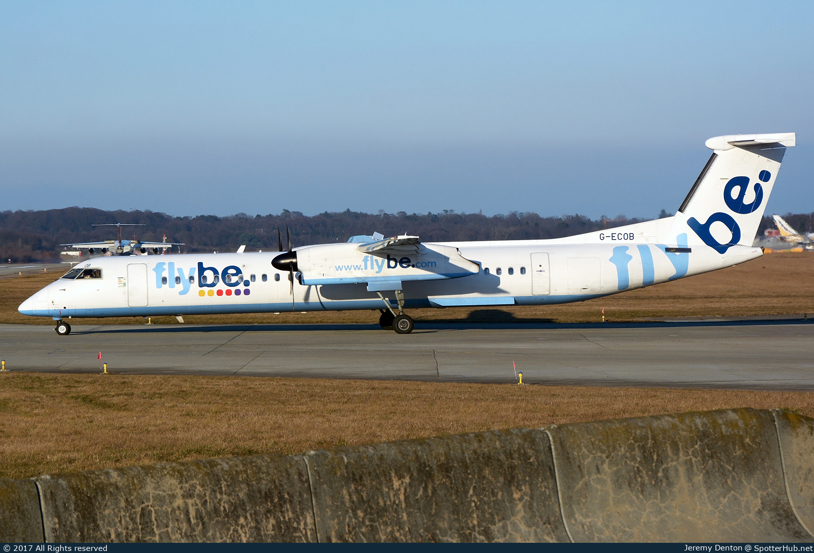 Photo of G-ECOB - Bombardier DHC-8-402 Dash 8 Q400 operated by flybe