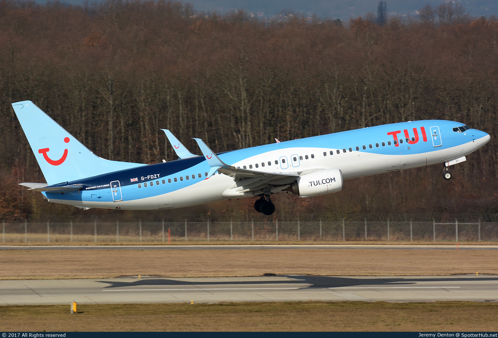 Photo of G-FDZY - Boeing 737-8K5 operated by TUI Airways