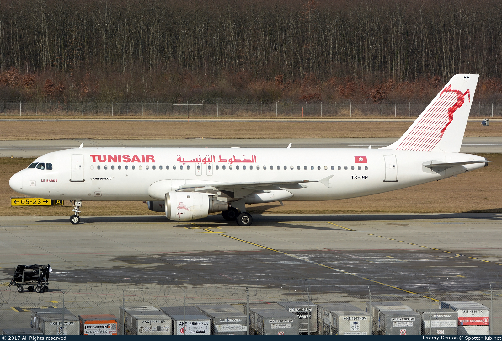 Photo of TS-IMM - Airbus A320-211 operated by Tunisair