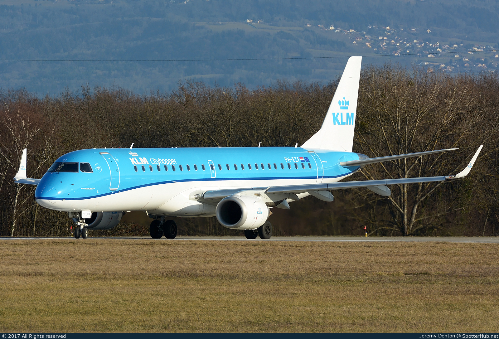 Photo of PH-EZF - Embraer ERJ-190STD operated by KLM Cityhopper