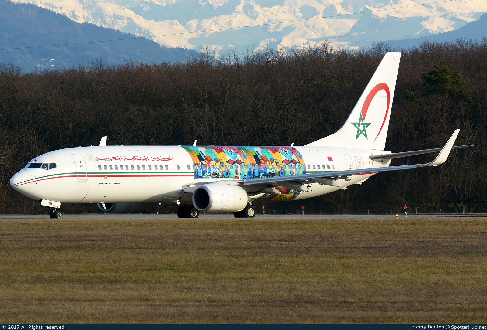 Photo of CN-RGH - Boeing 737-86N operated by Royal Air Maroc