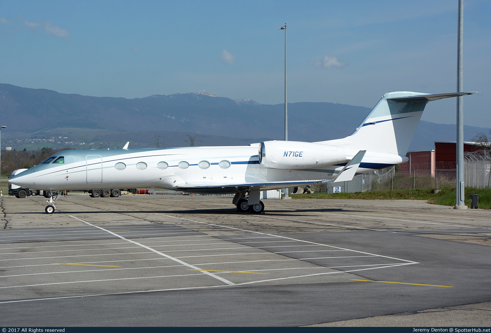 Photo of N71GE - Gulfstream GIV-X (G450) operated by NAS National Air Services