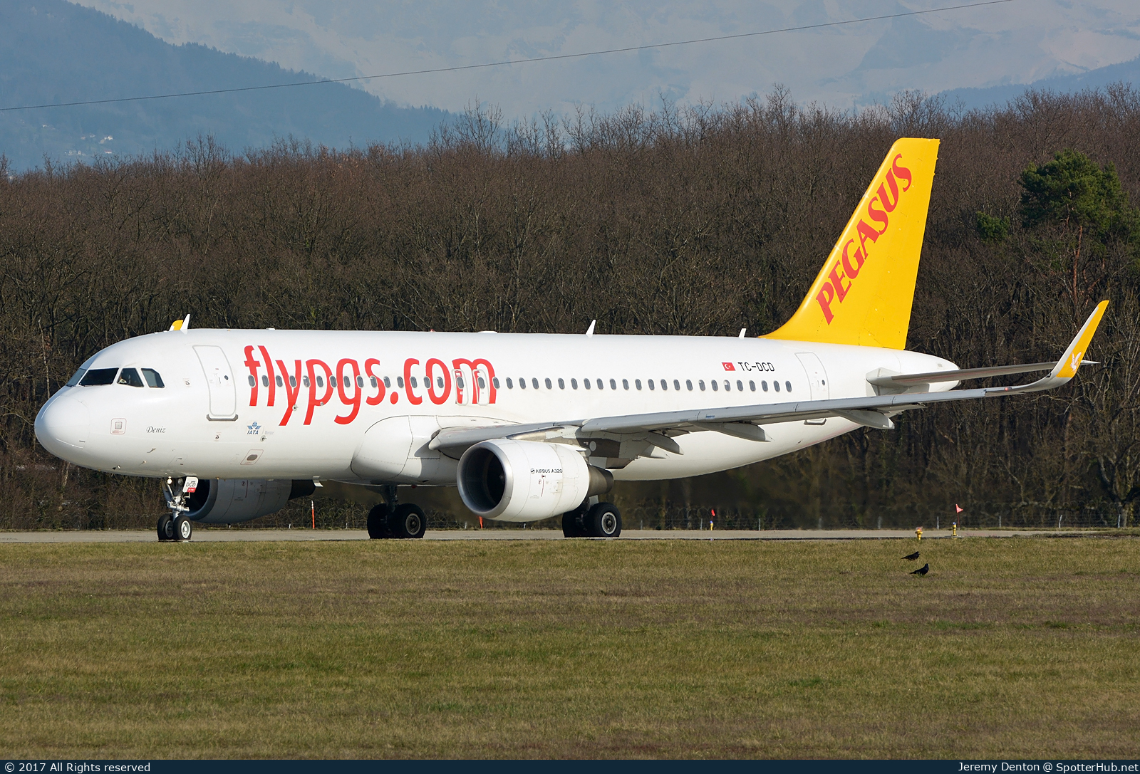 Photo of TC-DCD - Airbus A320-214 operated by Pegasus Airlines