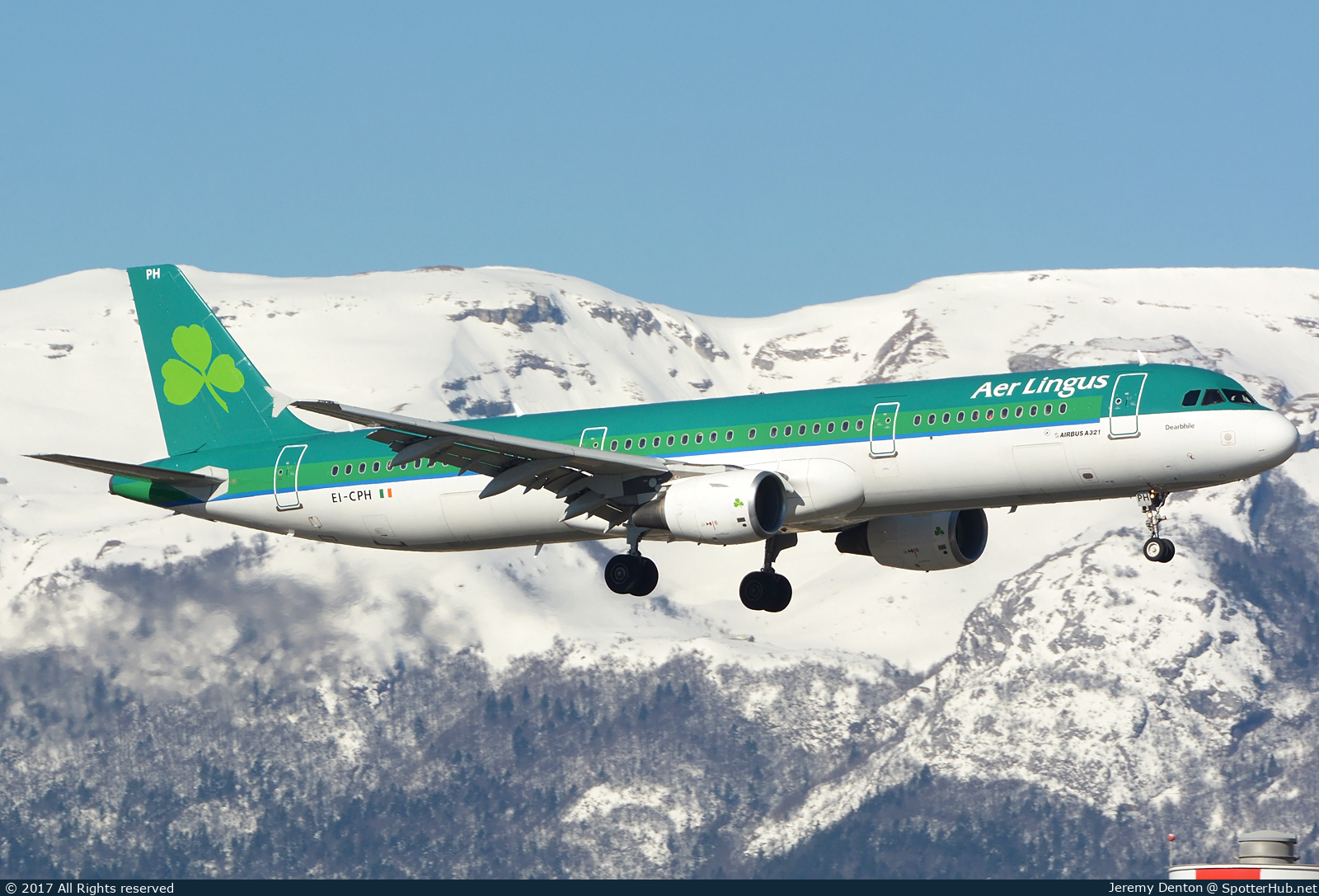 Photo of EI-CPH - Airbus A321-211 operated by Aer Lingus