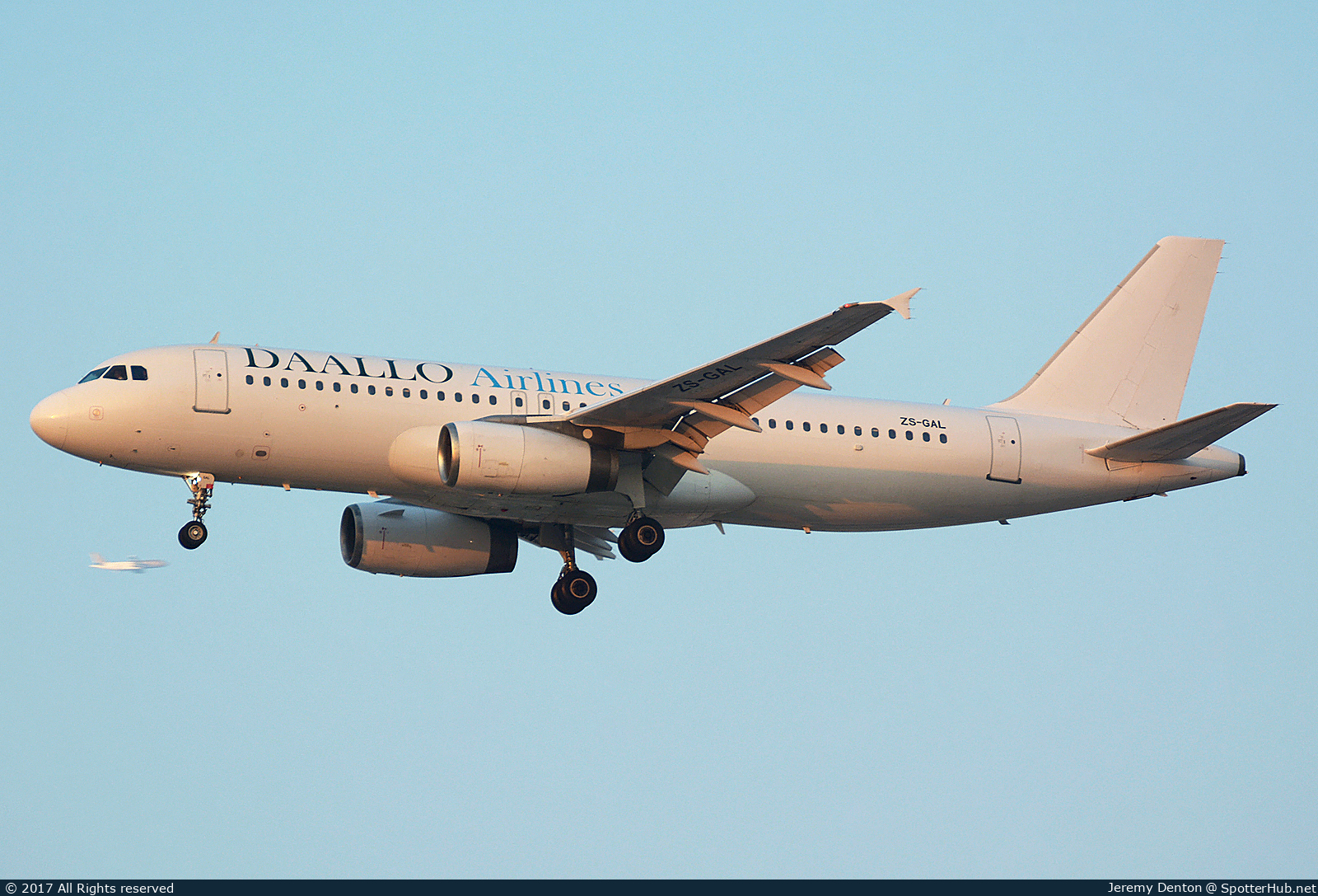 Photo of ZS-GAL - Airbus A320-231 operated by Daallo Airlines (opb Global Aviation)