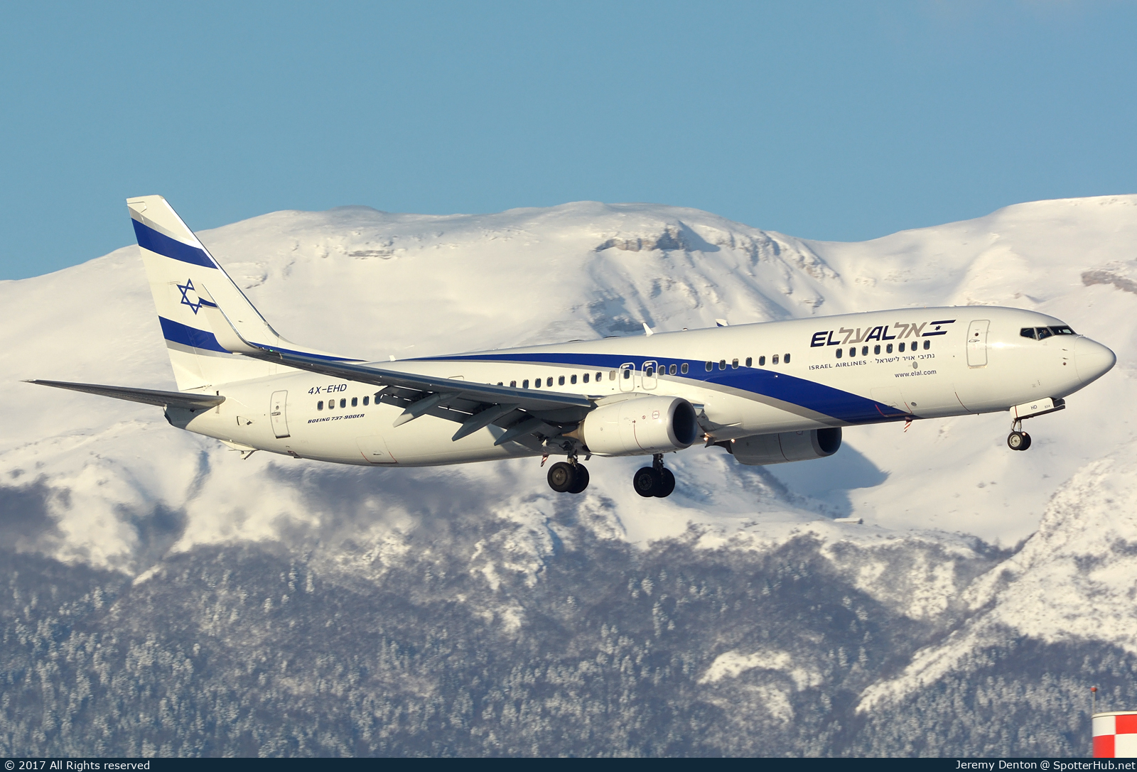 Photo of 4X-EHD - Boeing 737-958(ER) operated by El Al Israel Airlines
