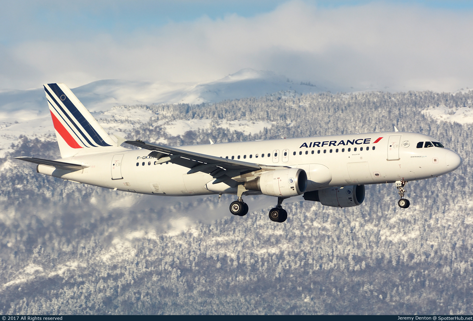 Photo of F-GKXH - Airbus A320-214 operated by Air France