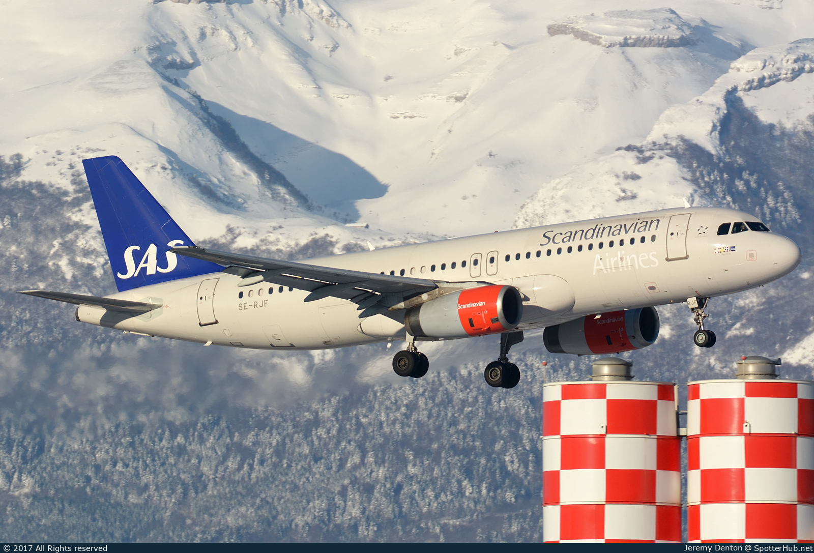 Photo of SE-RJF - Airbus A320-232 operated by SAS Scandinavian Airlines