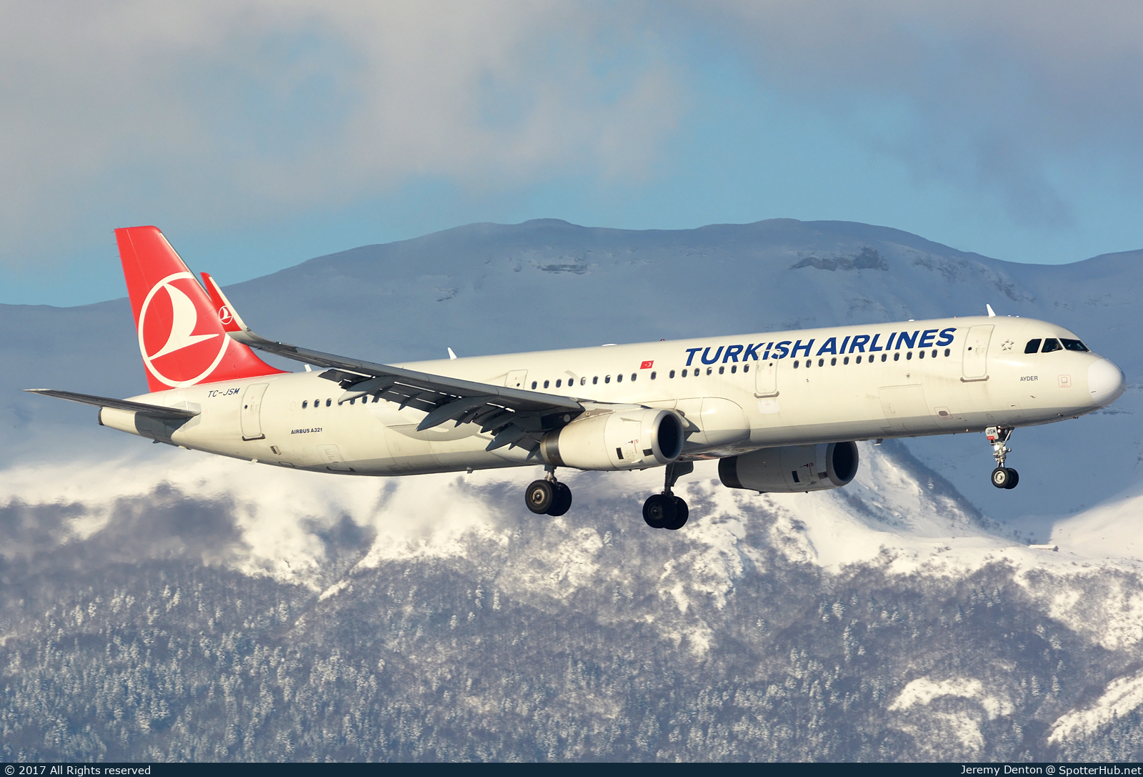 Photo of TC-JSM - Airbus A321-231 operated by Turkish Airlines